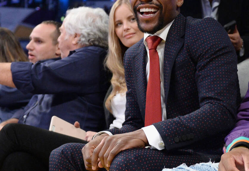 Мейвезер: Сейчас я не думаю о возвращении в спорт, а просто зарабатываю деньги