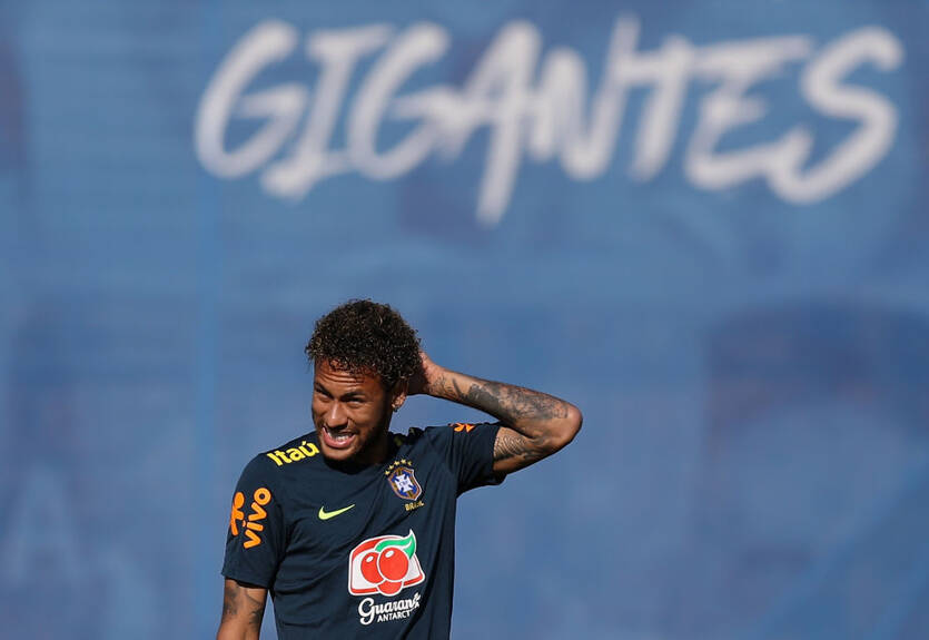 Неймар сменил прическу перед стартом на чемпионате мира