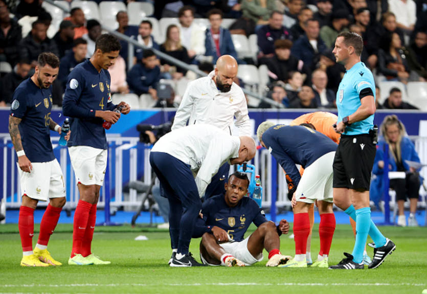 Один із ключових захисників Барселони може пропустити місяць через травму Один із ключових захисників Барселони може пропустити місяць через травму