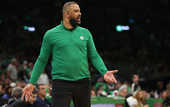 Бостон остался без тренера - Удоку отстранили на год от работы