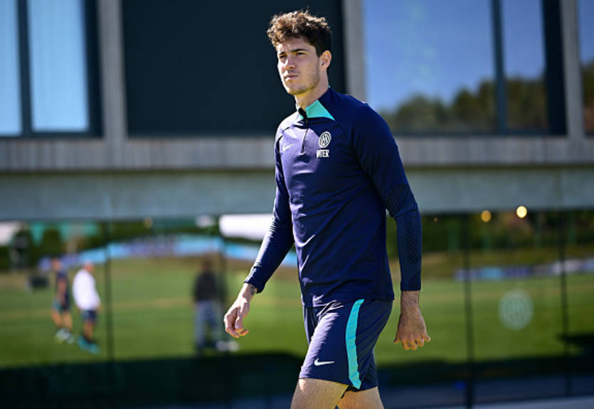 Три топ-клуби АПЛ цікавляться захисником Інтера Три топ-клуби АПЛ цікавляться захисником Інтера