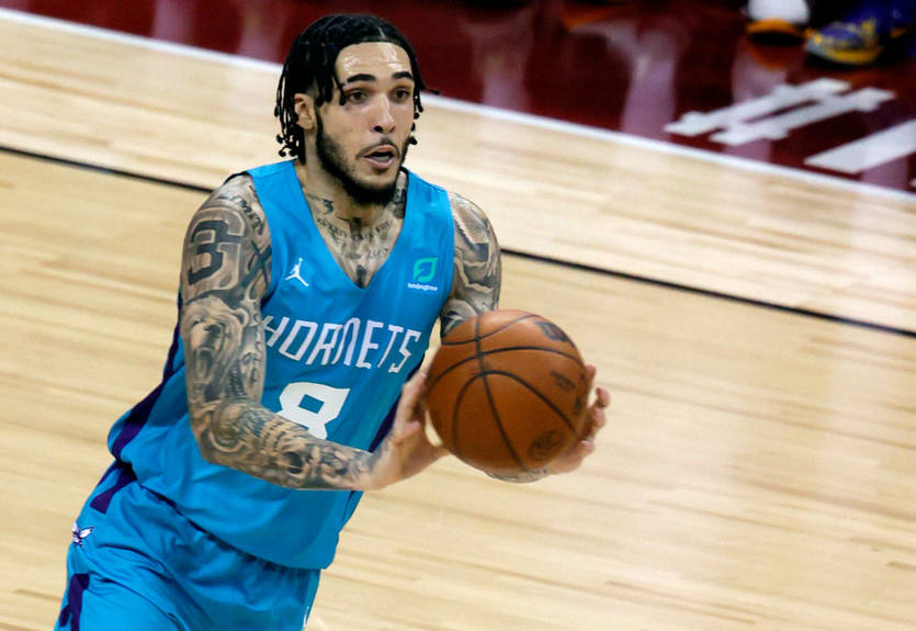 Семейство в сборе: третий брат Болл подписал контракт с Шарлотт