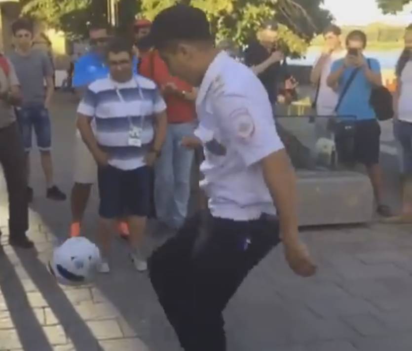 кадр из видео