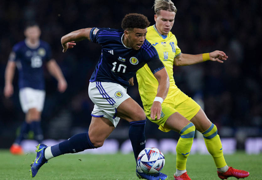 Україна перемагає Шотландію після першого тайму, однак за показником зароблених "гірчичників"