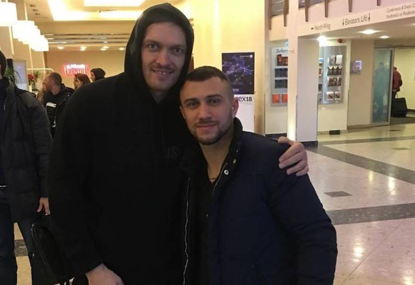 Ломаченко решил до блеска натереть пол, пока Усик бьет грушу