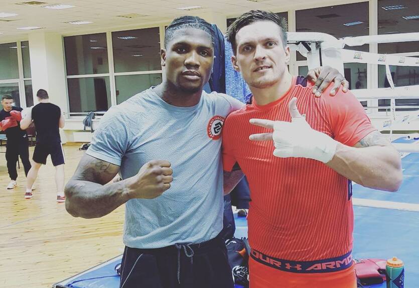 Усик проводит спарринги с непобедимым нигерийцем