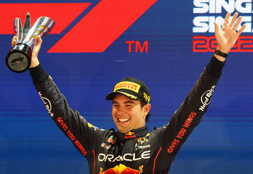 Перес выиграл Гран-при Сингапура, Леклер - 2-й, Ферстаппен еще не чемпион