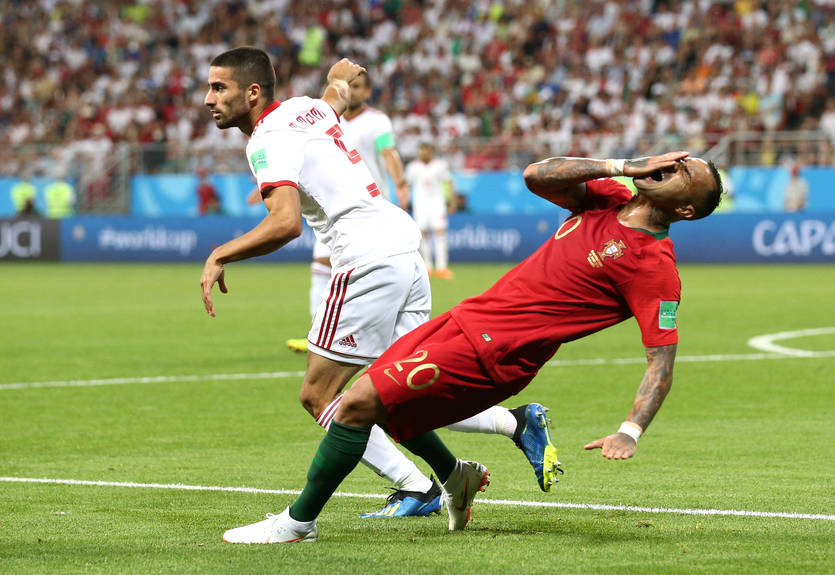 Слезы иранцев и боль Куарежмы: лучшие фото дня на ЧМ-2018 Слезы иранцев и боль Куарежмы: лучшие фото дня на ЧМ-2018