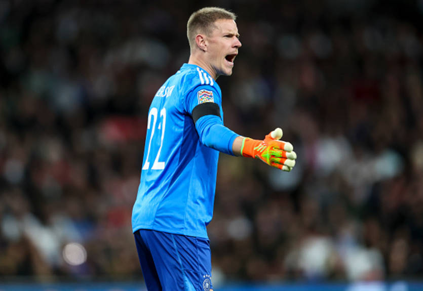 Тоттенхэм нацелился на подписание голкипера Барселоны