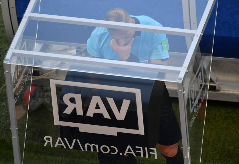 Использование видеоповторов изменило 60% решений арбитров на ЧМ-2018 Использование видеоповторов изменило 60% решений арбитров на ЧМ-2018