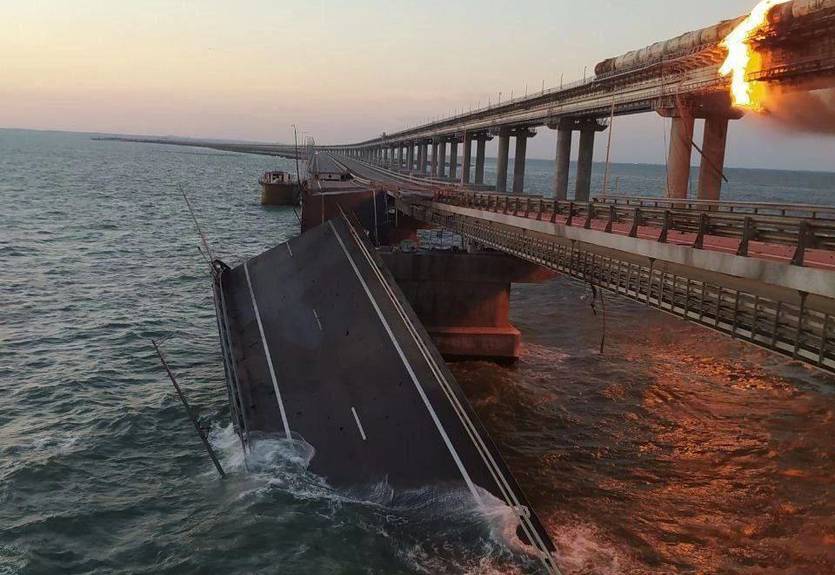 Кримському мосту присвячується - символічна збірна "футбольних мостів" Кримському мосту присвячується - символічна збірна "футбольних мостів"