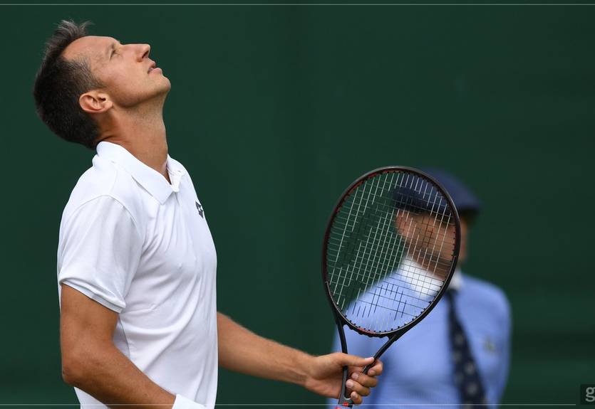 Стаховский завершил свои выступления на Уимблдоне Стаховский завершил свои выступления на Уимблдоне