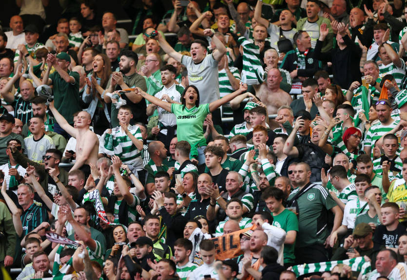 УЕФА оштрафует Селтик за оскорбительный баннер в адрес королевы Елизаветы II на матче с Шахтером УЕФА оштрафует Селтик за оскорбительный баннер в адрес королевы Елизаветы II на матче с Шахтером