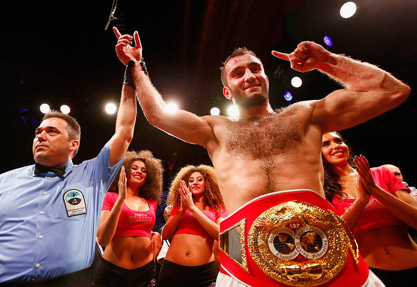 Гассиев считает, что может победить Усика по очкам