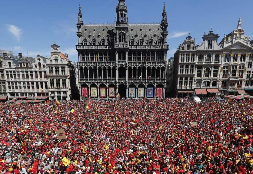 Сборную Бельгии в Брюсселе встретили тысячи болельщиков Сборную Бельгии в Брюсселе встретили тысячи болельщиков