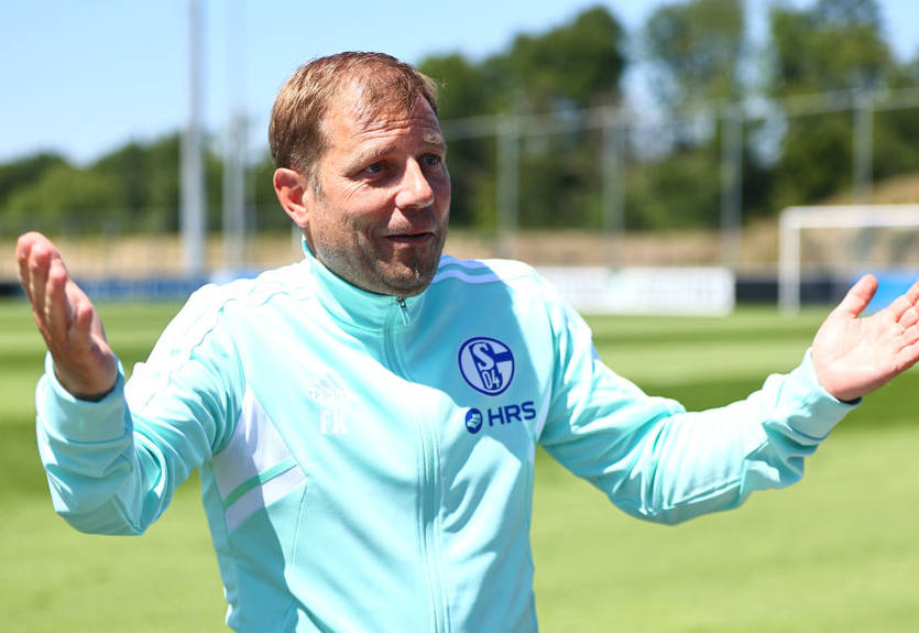 Шальке отправил в отставку тренера после пятого поражения подряд