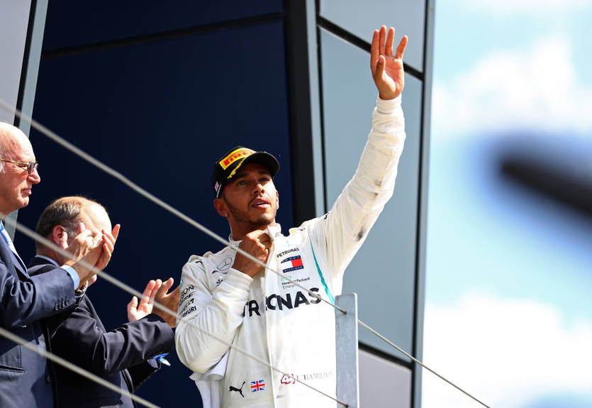 Мерседес объявит о рекордном контракте с Хэмилтоном на Гран-при Германии Мерседес объявит о рекордном контракте с Хэмилтоном на Гран-при Германии