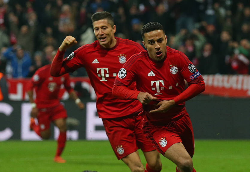 Манчестер Юнайтед хочет купить у Баварии Левандовски и Алькантару