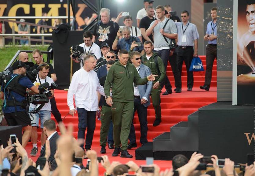 Валуев: В первых раундах Усик попытается показать, что он явный фаворит Валуев: В первых раундах Усик попытается показать, что он явный фаворит