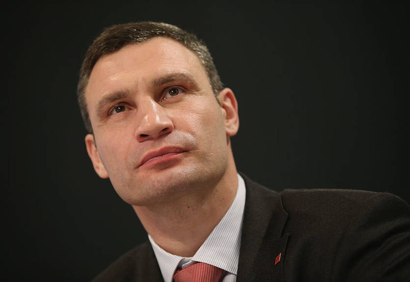 Кличко поддержал Усика перед боем с Гассиевым Кличко поддержал Усика перед боем с Гассиевым
