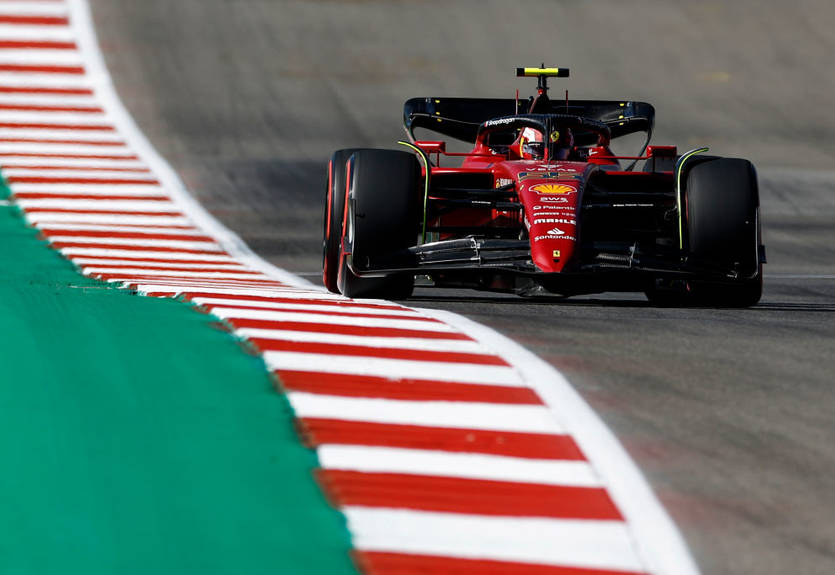 Сайнс завоевал поул Гран-при США, Ферстаппен будет стартовать вторым