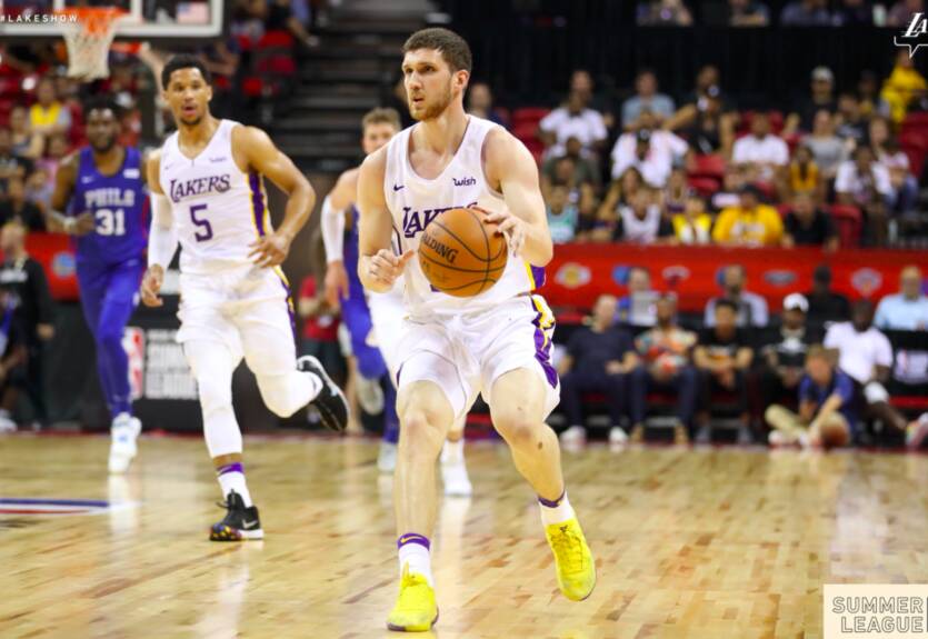 НБА начала продажу футболок Михайлюка