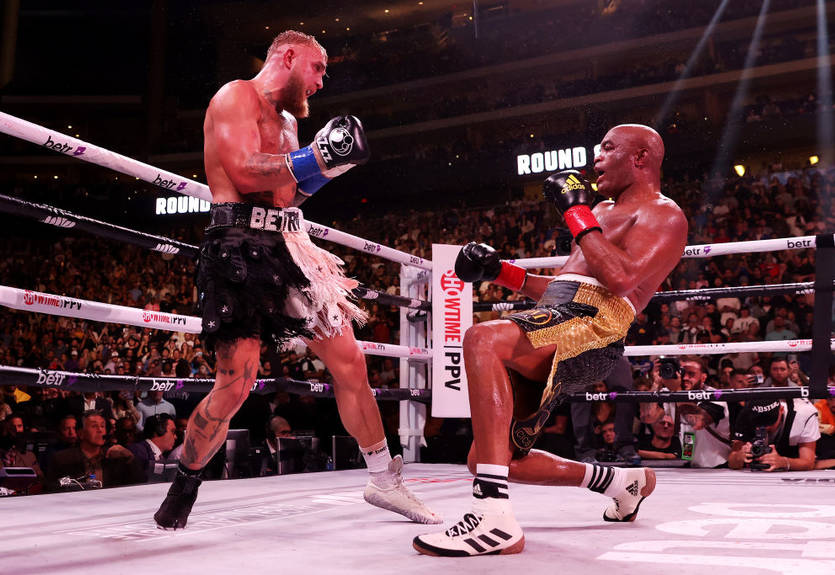 Джейк Пол в зрелищном поединке победил Андерсона Сильву Джейк Пол в зрелищном поединке победил Андерсона Сильву