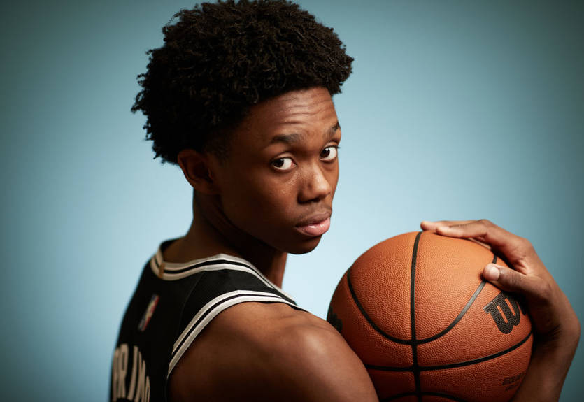 Отчисленный игрок Сан-Антонио отправлял сотрудницам клуба свои обнаженные фото