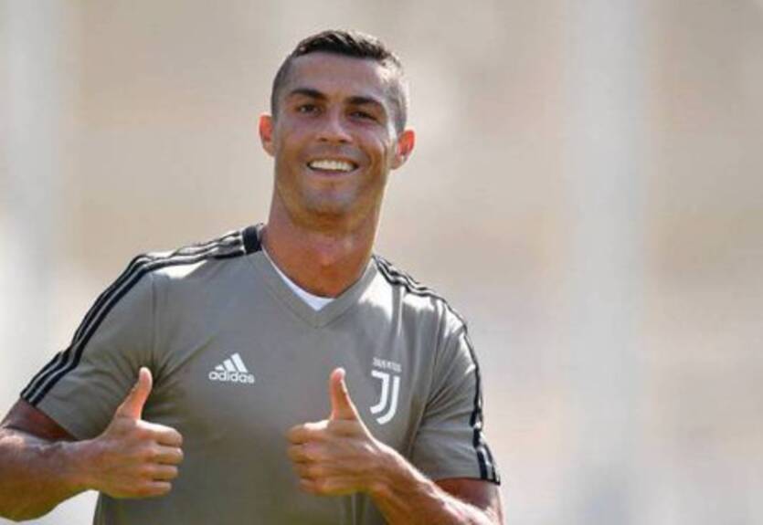 Роналду забил гол на тренировке Ювентуса после передачи самому себе Роналду забил гол на тренировке Ювентуса после передачи самому себе