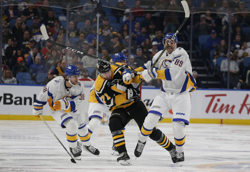 НХЛ: Баффало обыграл Питтсбург, Филадельфия уступила Торонто