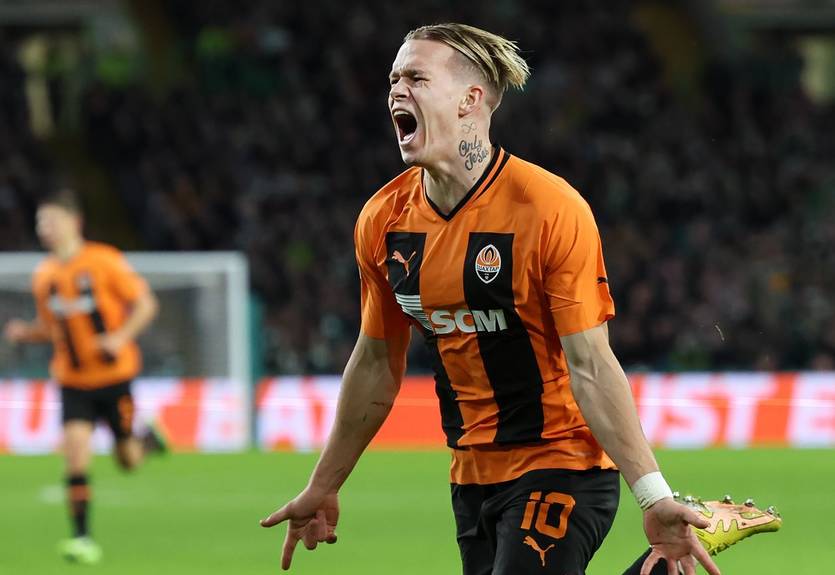 Мудрик второй раз подряд признан игроком месяца в Шахтере