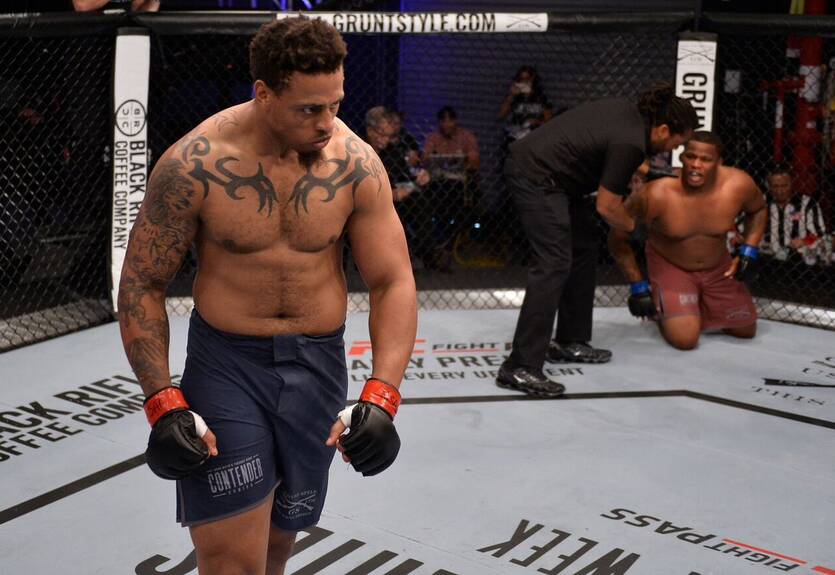 Видео нокаута от экс-игрока НФЛ за 17 секунд в MMA