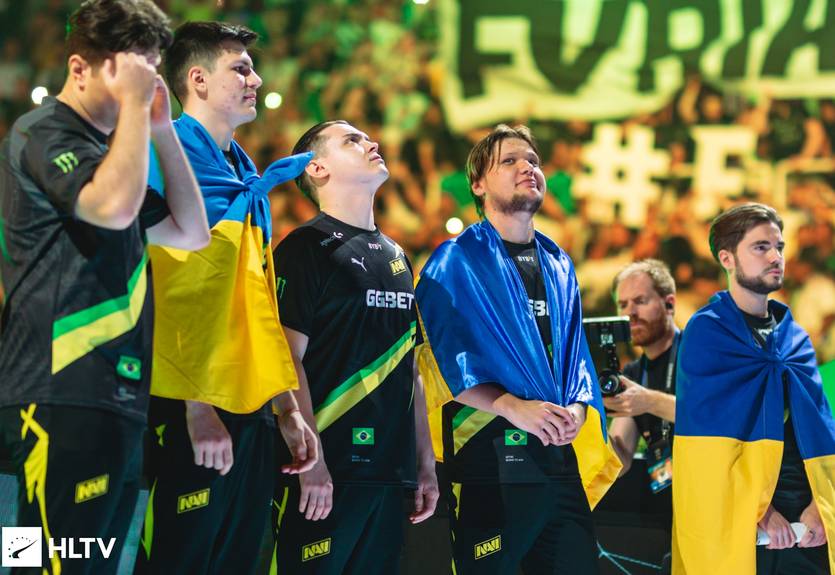 Бразильський уболівальник плюнув у одного з гравців NaVi, а у S1mple здали нерви на IEM Rio Major 2022 Бразильський уболівальник плюнув у одного з гравців NaVi, а у S1mple здали нерви на IEM Rio Major 2022