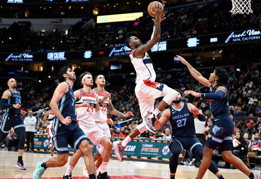 НБА: Сакраменто Леня одолел Голден Стэйт, Лейкерс прервали серию из поражений