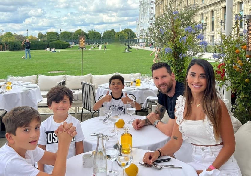 Lionel Messi with family