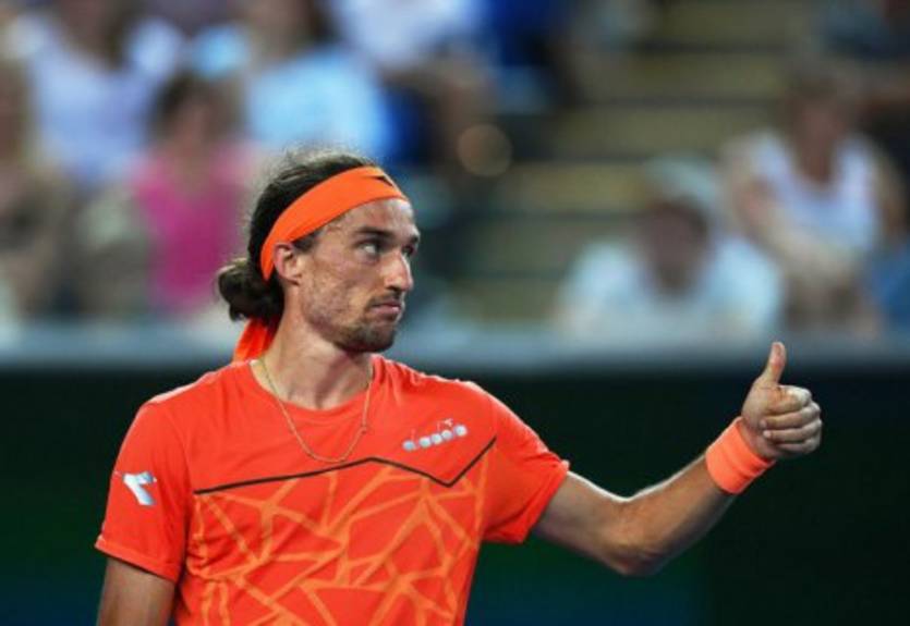 Новой прической Долгополова занимается его кот