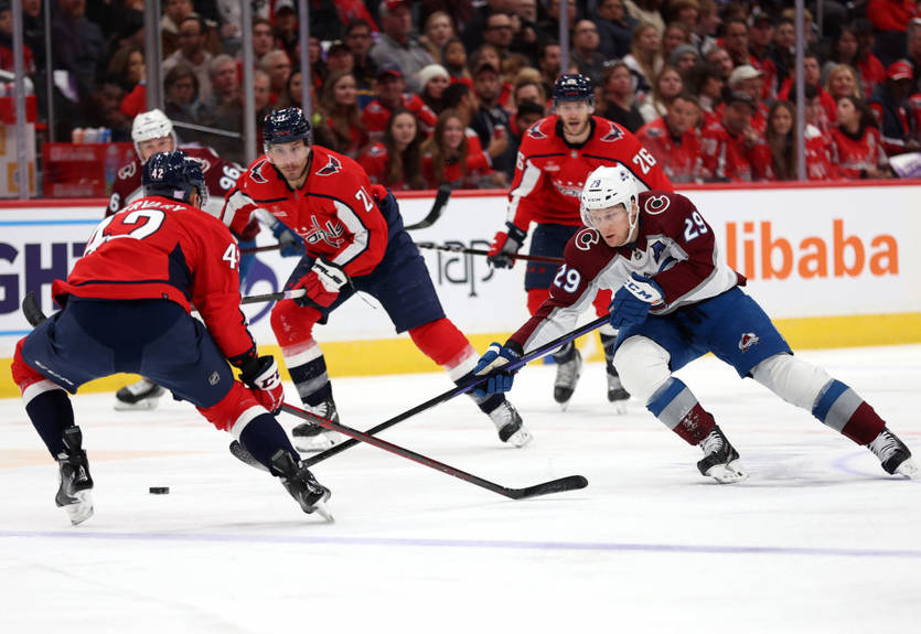 НХЛ: Колорадо нанес поражение Вашингтону, Тампа обыграла Нэшвилл