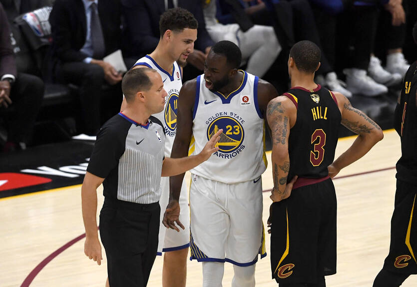 В НБА намерены сократить время на атаку после подбора в нападении В НБА намерены сократить время на атаку после подбора в нападении