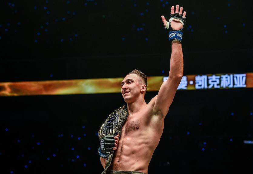 Українець Крикля став чемпіоном світу з кікбоксингу, відправивши до нокауту іранського бійця