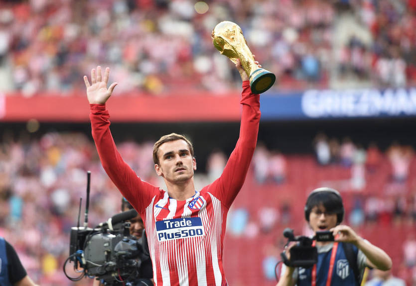 Гризманн показал фанатам Атлетико свой главный трофей прошлого сезона
