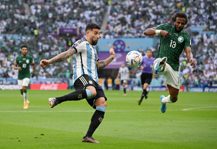 Вратарь сборной Саудовской Аравии "вырубил" партнера в матче с Аргентиной