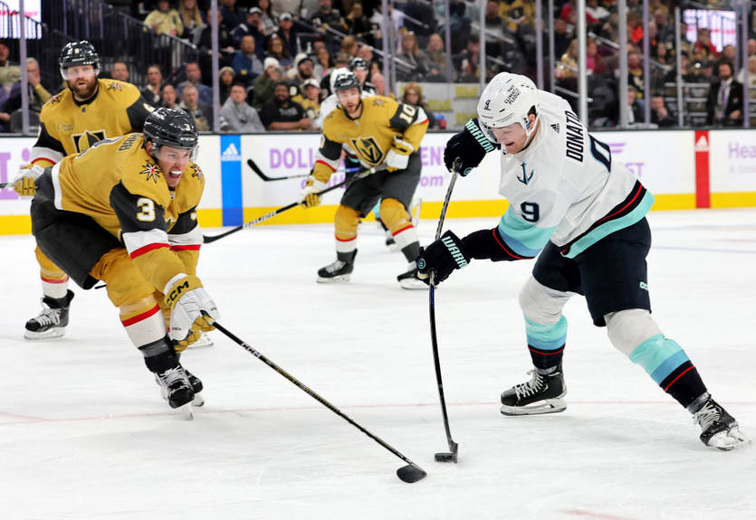 НХЛ: Сан-Хосе уступил Лос-Анджелесу, Детройт одолел Аризону НХЛ: Сан-Хосе уступил Лос-Анджелесу, Детройт одолел Аризону