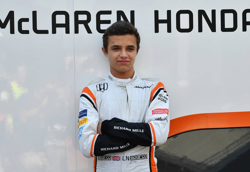 Напарником Сайнса в Макларене будет 18-летний британец Напарником Сайнса в Макларене будет 18-летний британец