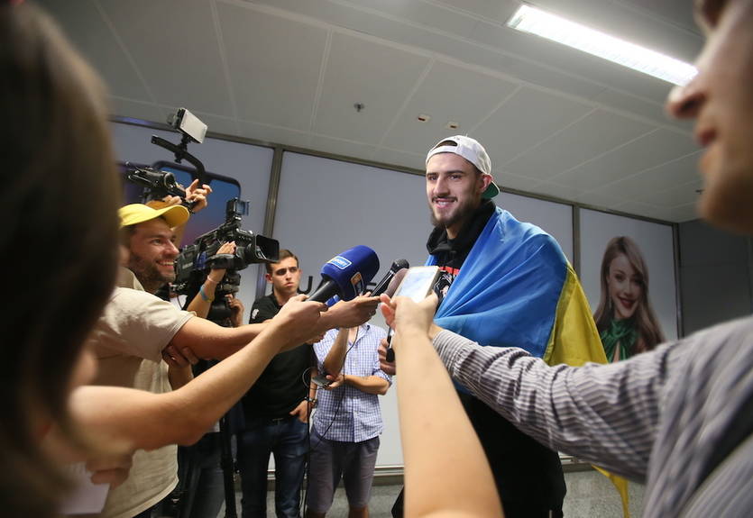 Лень и Михайлюк прилетели в Украину Лень и Михайлюк прилетели в Украину