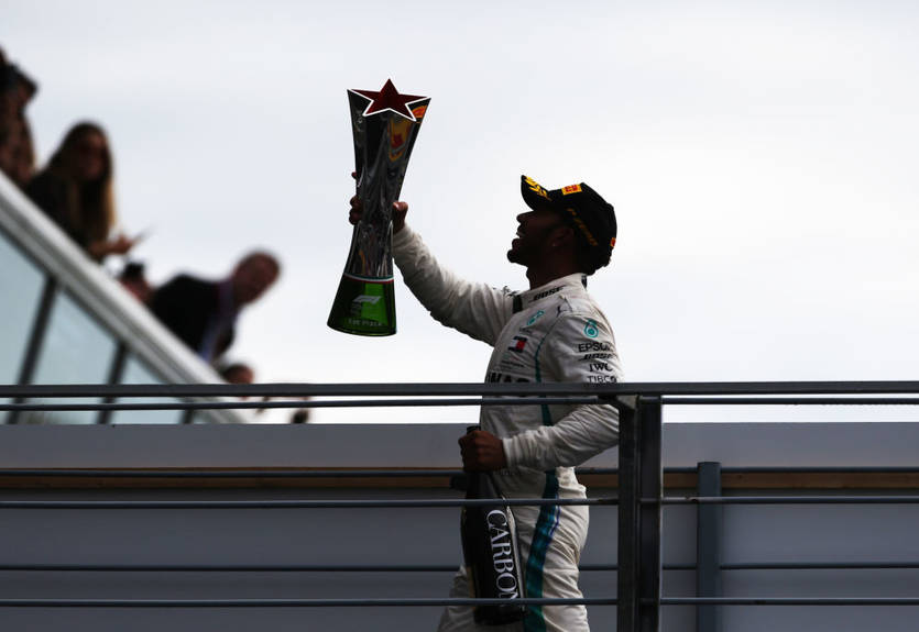 Хэмилтон: Освистывание толпы придает мне мотивации Хэмилтон: Освистывание толпы придает мне мотивации