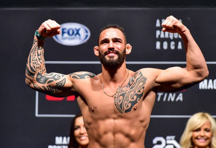 Боец UFC встал на защиту Месси после угроз со стороны Канело