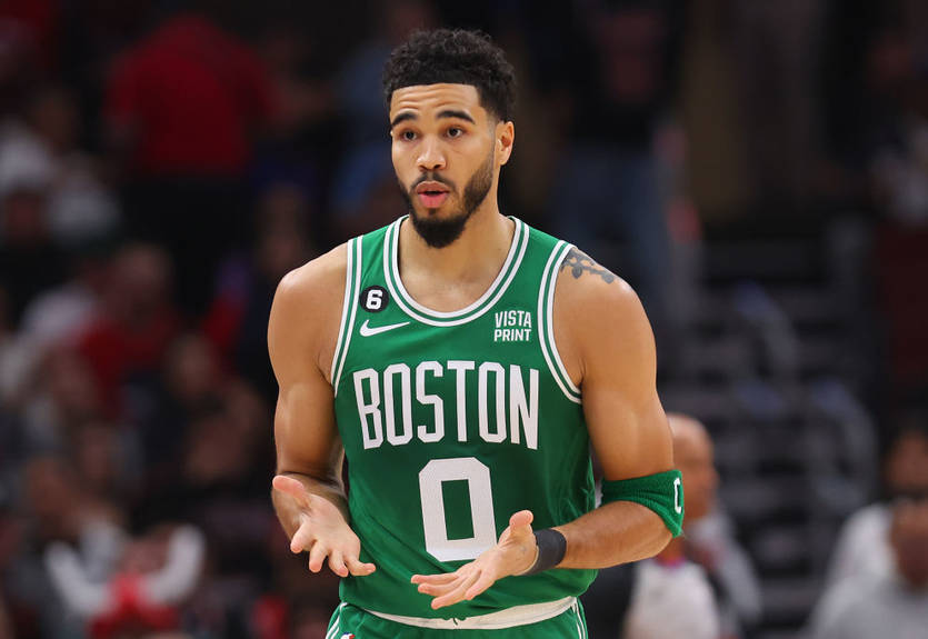 Букер и Тейтум – лучшие игроки месяца в НБА