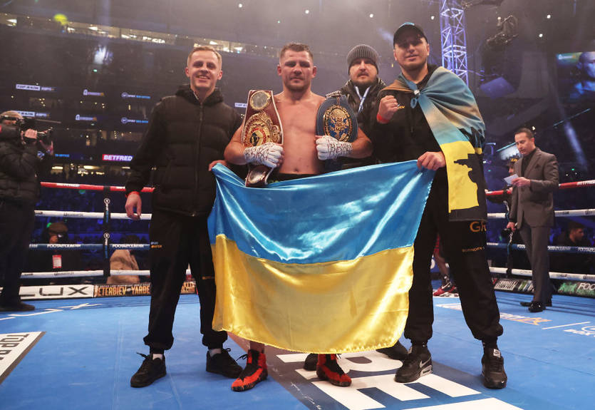 Беринчик завоевал титул чемпиона Европы благодаря победе в трудном поединке с Менди