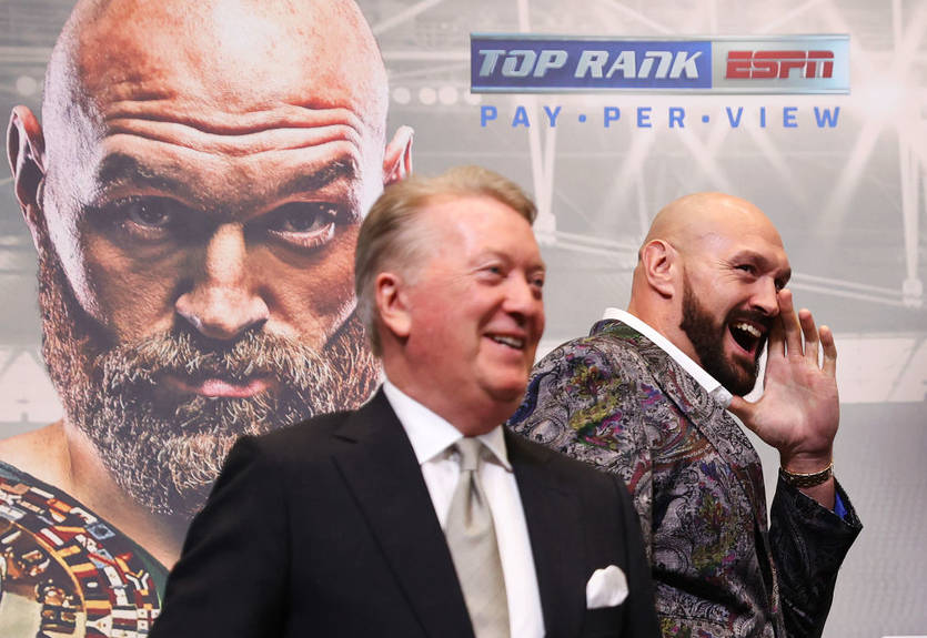 "По всем пунктам лучше": Промоутер выразил уверенность в досрочной победе Фьюри над Усиком