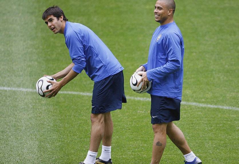 Кака: За кордоном Роналдо більше поважають. У Бразилії він просто товстун, що йде вулицею Кака: За кордоном Роналдо більше поважають. У Бразилії він просто товстун, що йде вулицею